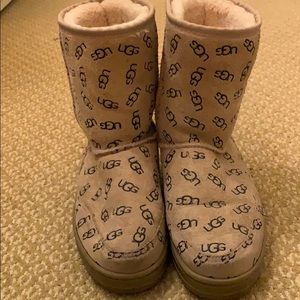 Barely worn UGG boots